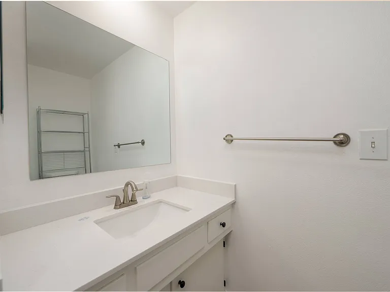 Blue Ridge Apartments — Photo 11