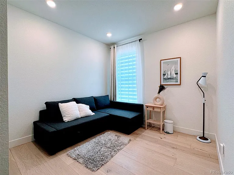 6065 E 154th Pl — Photo 15