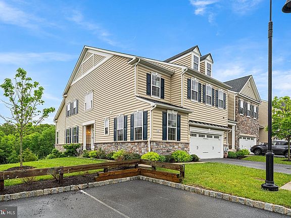 3rd image of 12 Kaila Ct