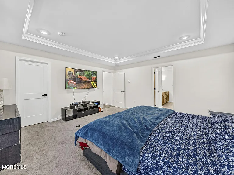 319 Tulip Ct — Photo 34