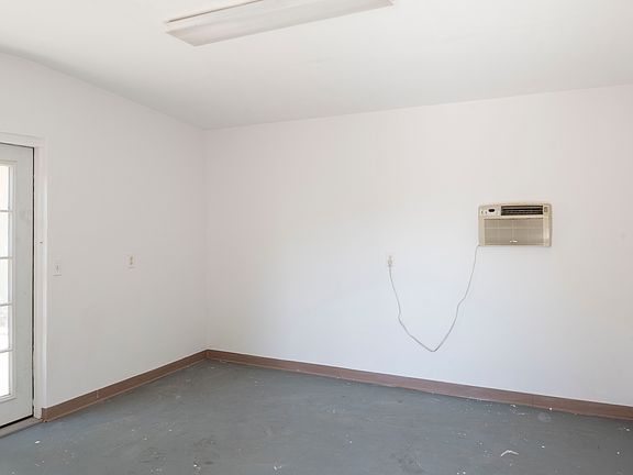 4th image of 903 S Espanola St Unit 1/2