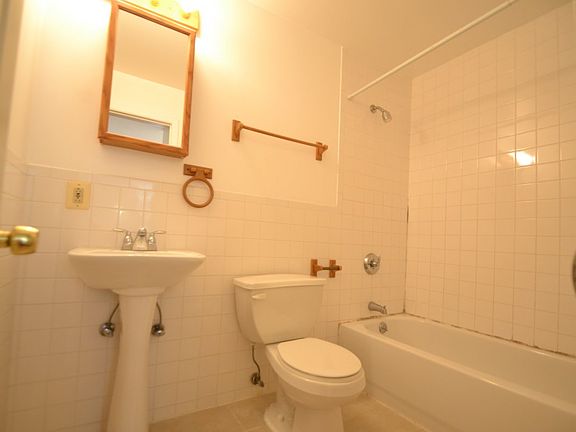 4th image of 310 W 113th St APT 1B