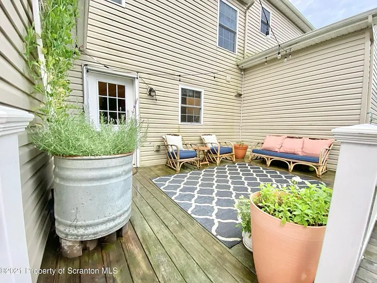 103 Wisteria Ln — Photo 7