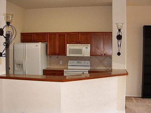 4th image of 20943 Waterside Dr #22