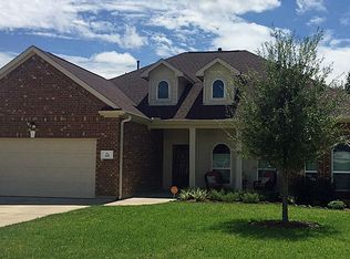 221 Village Dr, Sealy, TX 77474