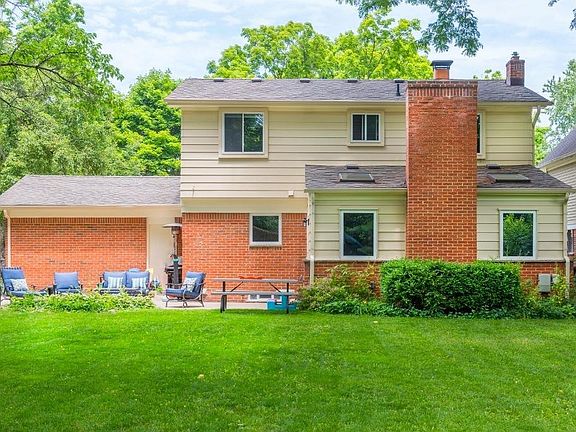3rd image of 2878 Baylis Dr
