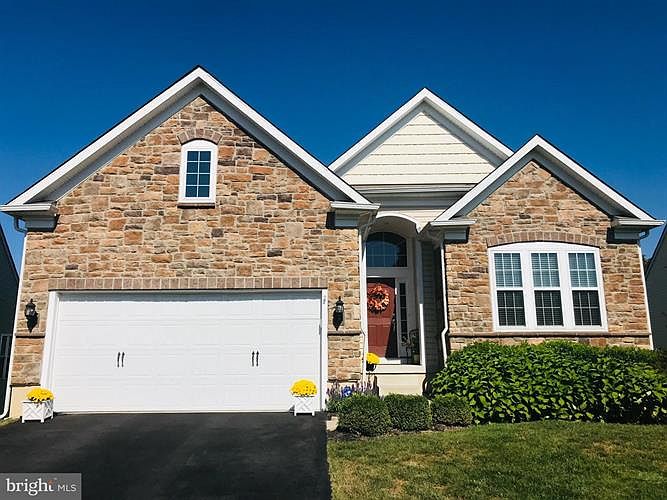 1st image of 424 Hallman Ct