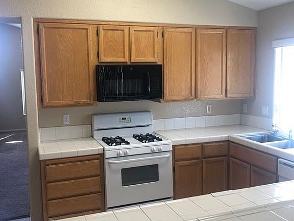 5th image of 8412 Luna Bay Ln
