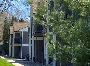 704 W Timber Ridge Dr #11, Peoria, IL 61615