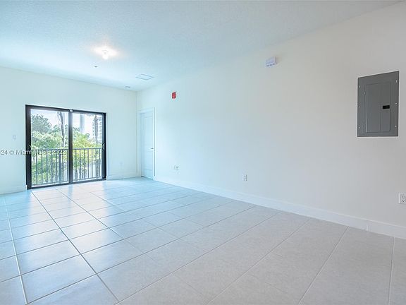 5th image of 8001 NW 41st St #208
