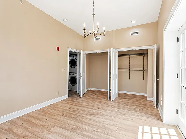 2355 E York St — Photo 20
