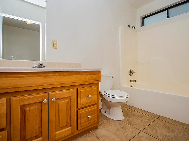 1714 E Grant Rd — Photo 13