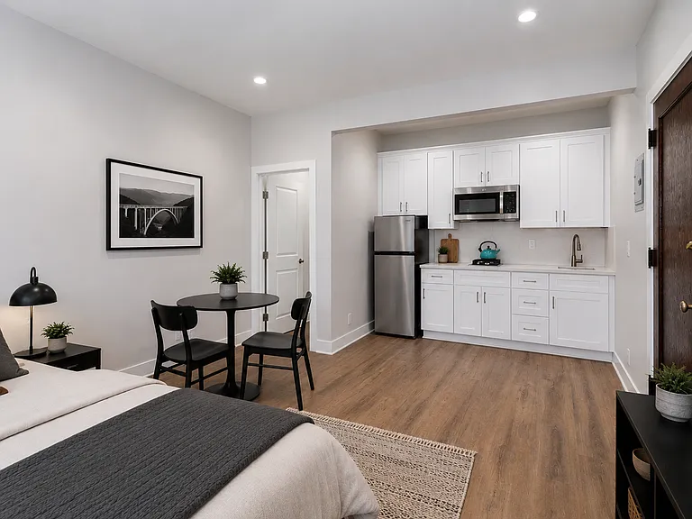 149 S Los Robles Ave — Photo 10