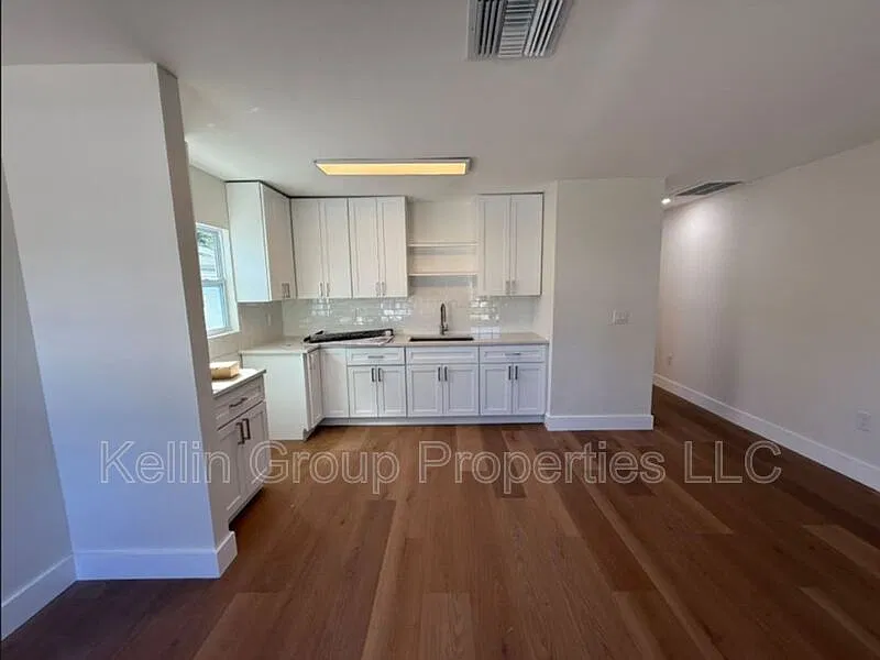 2 bed, 1.0 bath, 885 sqft, $1,850 — Photo 3