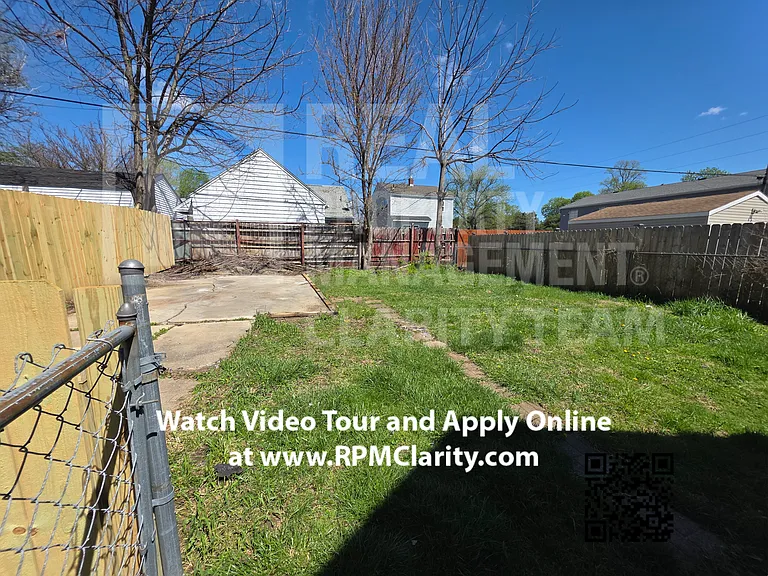 1718 Giant St — Photo 9