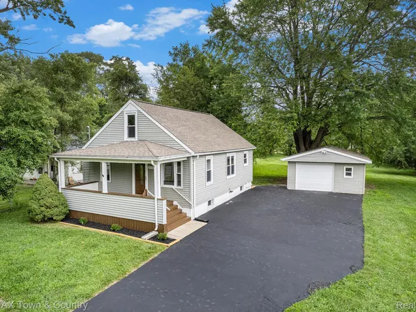 3230 Huggins Ave, Flint, MI 48506