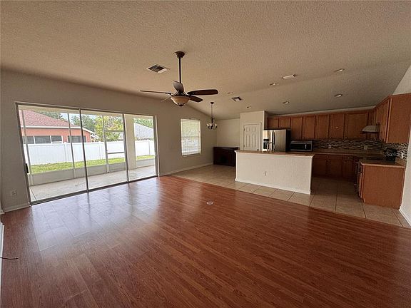 5th image of 3993 SW 58th Ave