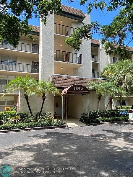 1st image of 9235 Lagoon Pl APT 106