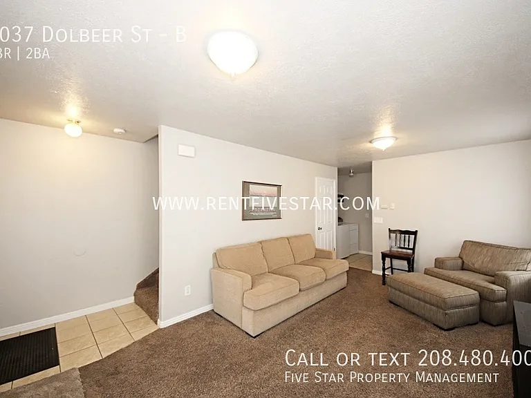 1037 Dolbeer St #B — Photo 2