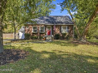 321 Monohan Dr, Saint Matthews, KY 40207
