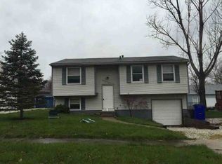 877 Sunnywood Ln, Ravenna, OH 44266