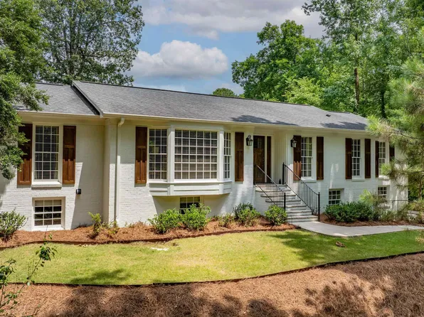 3737 Wimbleton Dr, Mountain Brook, AL 35223