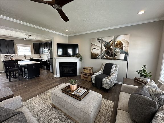 5th image of 109 Holly Hill Dr