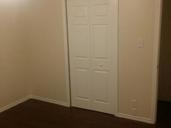 4th image of 22423 Yates Ave
