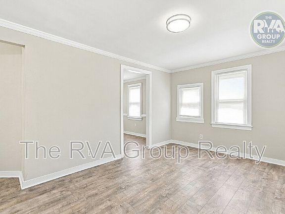 2nd image of 2212 E Nine Mile Rd