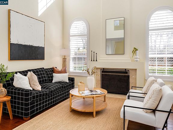 3rd image of 1008 Radiant Ln