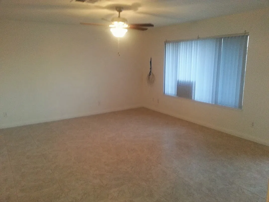 Beautiful Single Story 3 Bedroom 2 Bath Home! — Photo 3