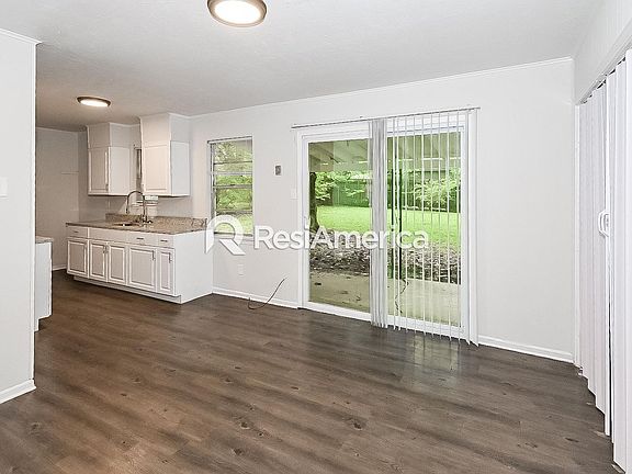 4th image of 5589 Lochinvar Dr