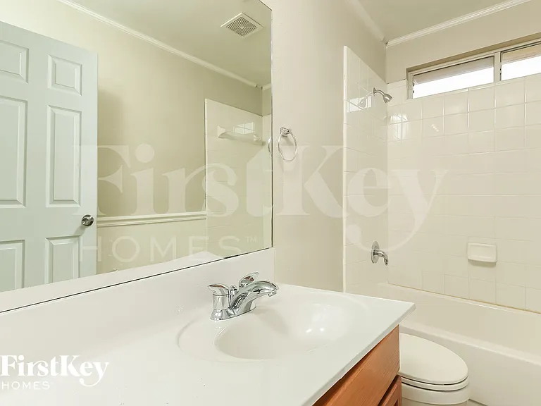 315 Donalan Dr — Photo 13