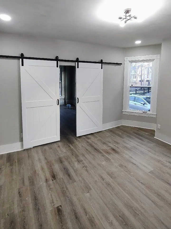 2 bed, 1.5 bath, 900 sqft, $1,550 — Photo 2