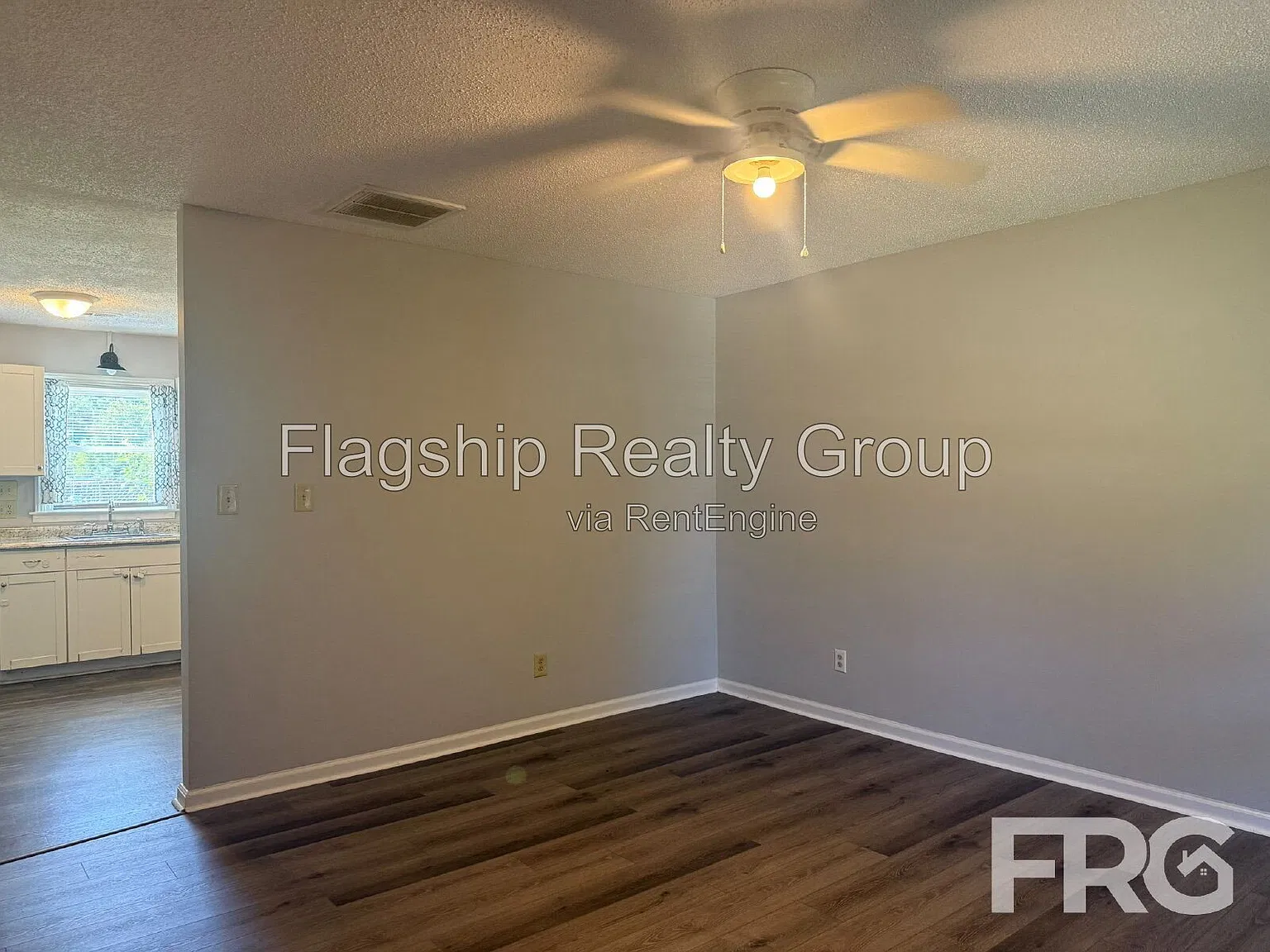 2 bed, 1.5 bath, 850 sqft, $950 — Photo 4