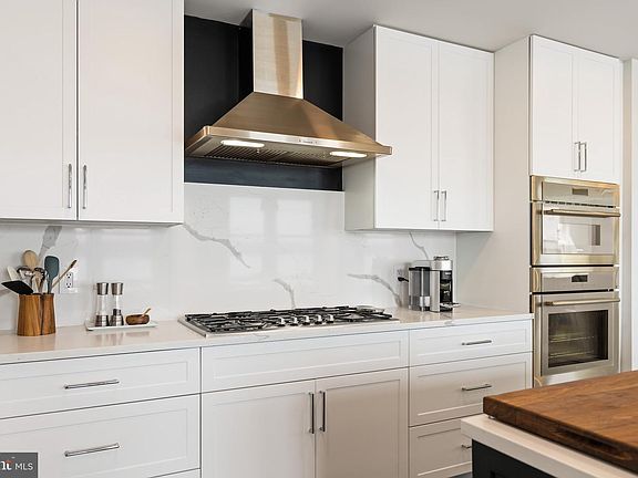 5th image of 225 Strand St #401