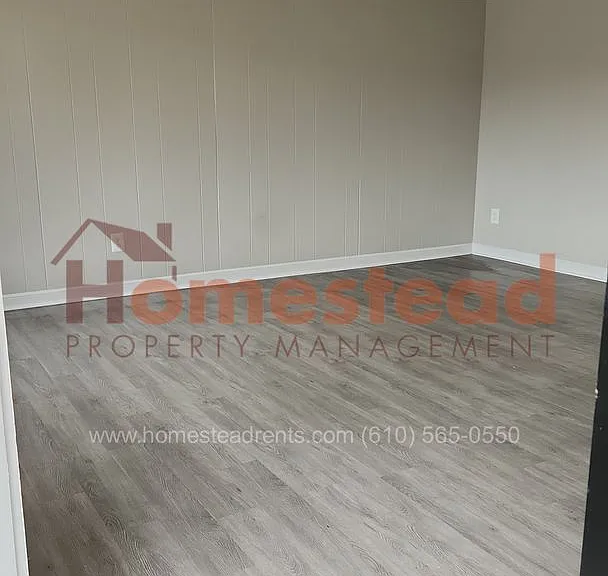 121 Long Ln — Photo 4
