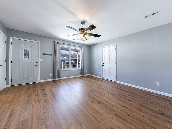 3rd image of 313 16th Street Cir