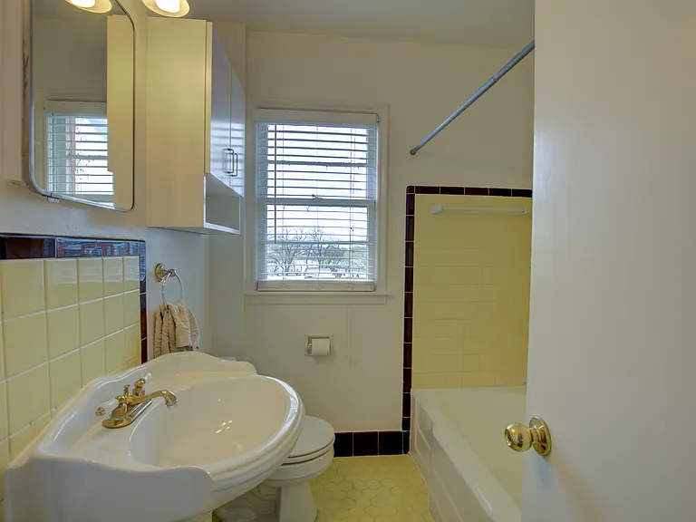 1921 S Riverside Dr #A — Photo 12