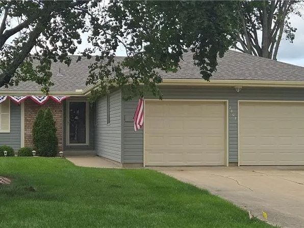 2807 NW 5th St, Blue Springs, MO 64014