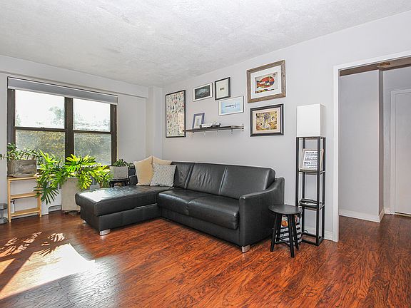 3rd image of 154 Pearsall Dr APT 3G