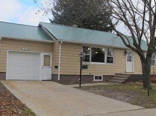 816 27th Ave, Monroe, WI 53566