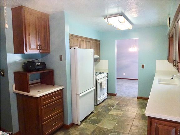 5th image of 4631 Camellia Ln