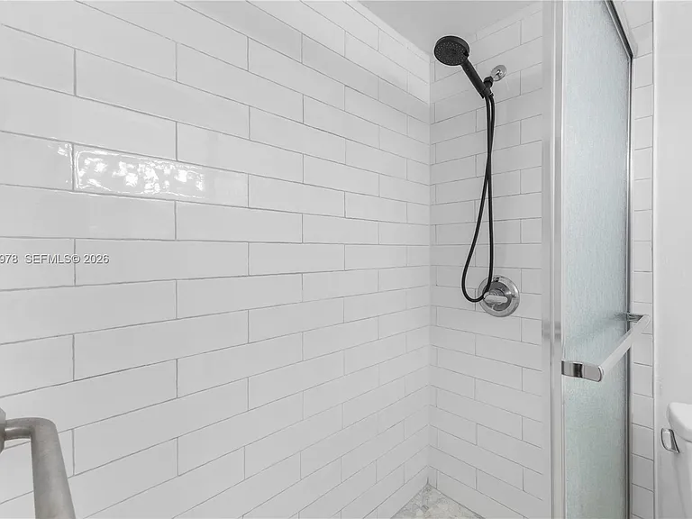 2600 NE 135th St #4E-A — Photo 18