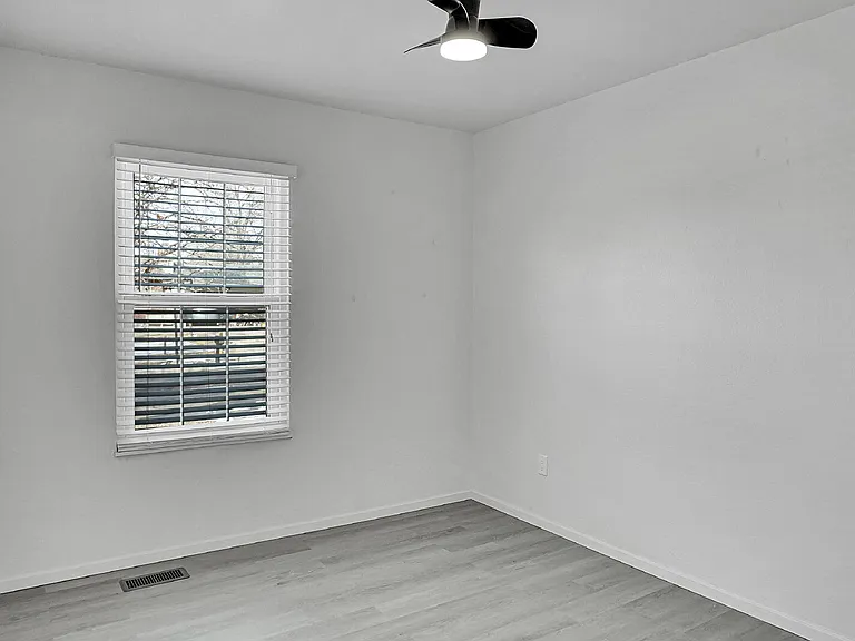 4485 Wordsworth Cir N — Photo 18
