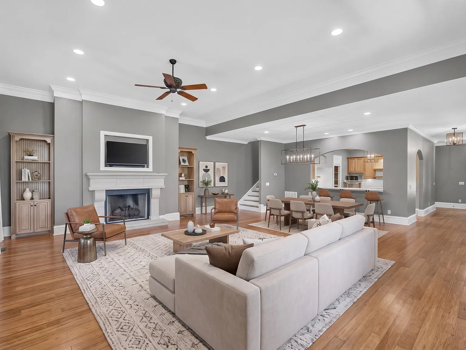 4 bed, 5.0 bath, 4424 sqft, $5,500 — Photo 2