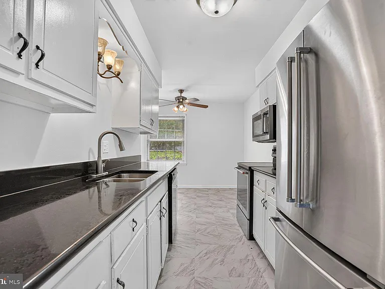 9457 Jenerio Ct — Photo 8