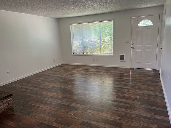 3rd image of 4765-67 Pennsylvania Ave SE #4765