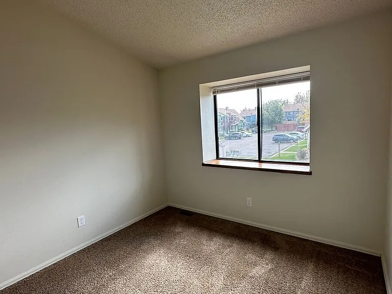 826 London Green Way — Photo 17
