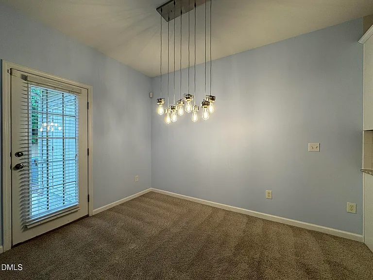 202 Cypress Hill Ln — Photo 7